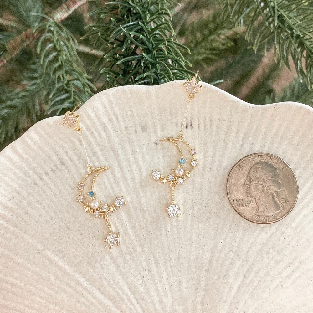 Moon and Star Earrings - Picture 14 of 14